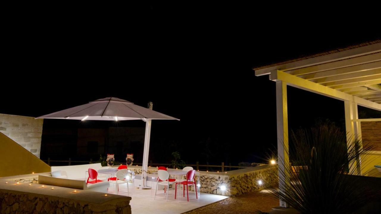Le Suites Del Carrubo Favignana Exteriör bild