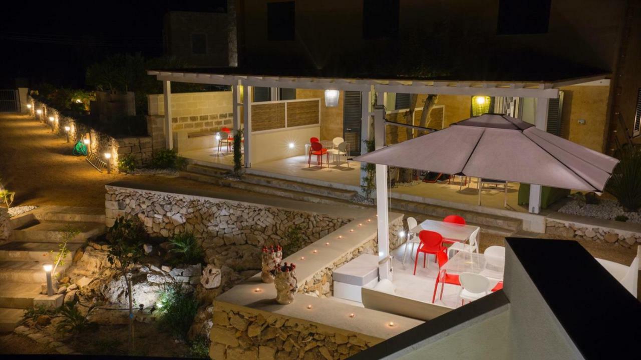 Le Suites Del Carrubo Favignana Exteriör bild