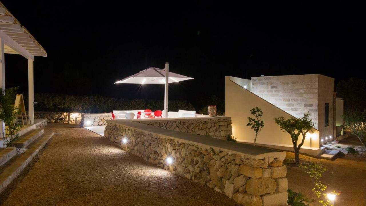 Le Suites Del Carrubo Favignana Exteriör bild