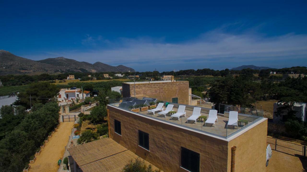 Le Suites Del Carrubo Favignana Exteriör bild