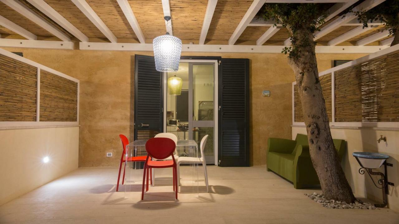 Le Suites Del Carrubo Favignana Exteriör bild