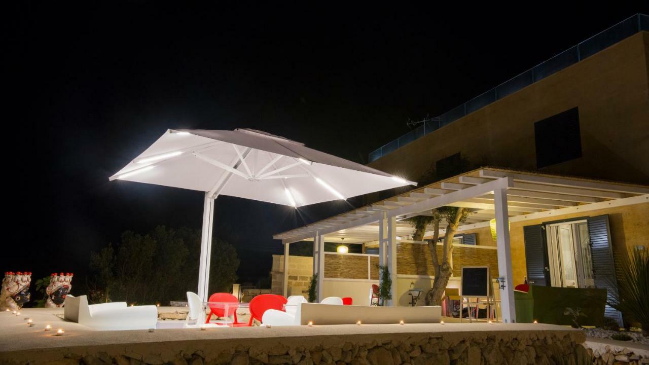 Le Suites Del Carrubo Favignana Exteriör bild