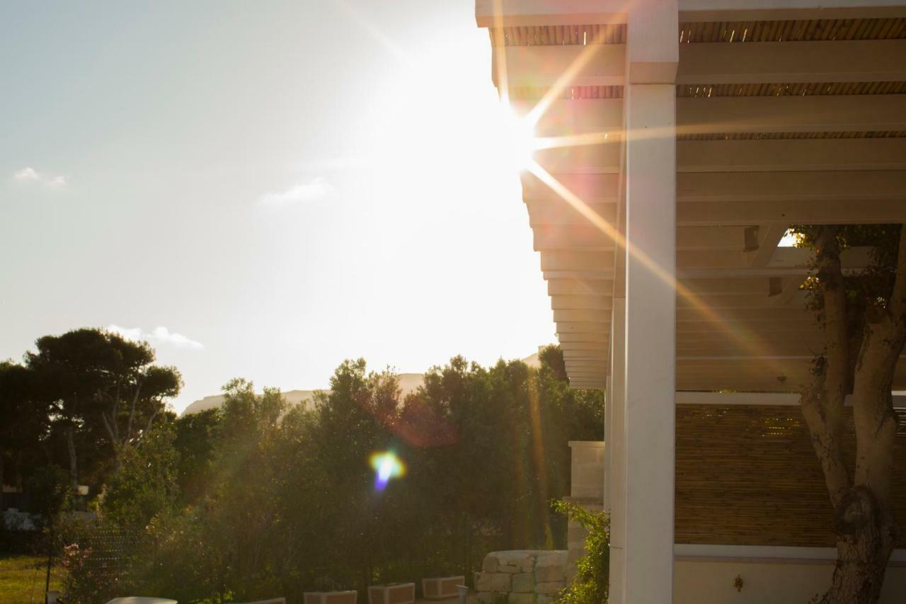 Le Suites Del Carrubo Favignana Exteriör bild