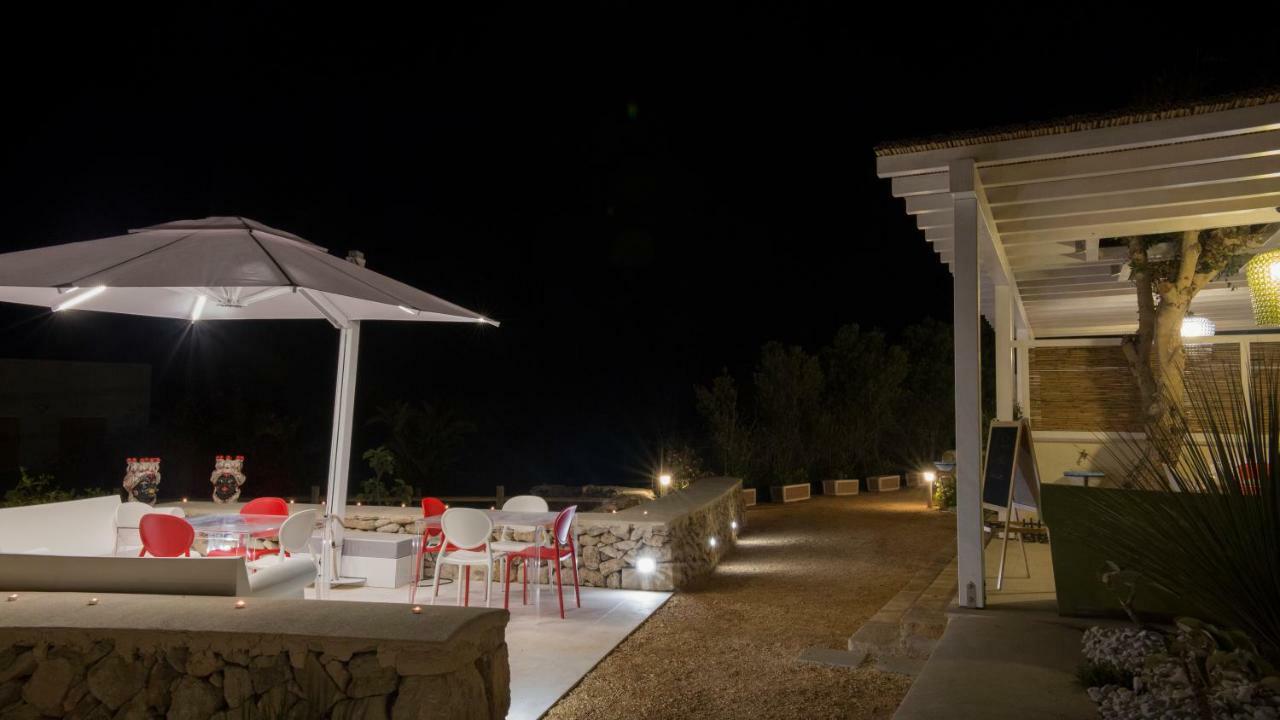 Le Suites Del Carrubo Favignana Exteriör bild