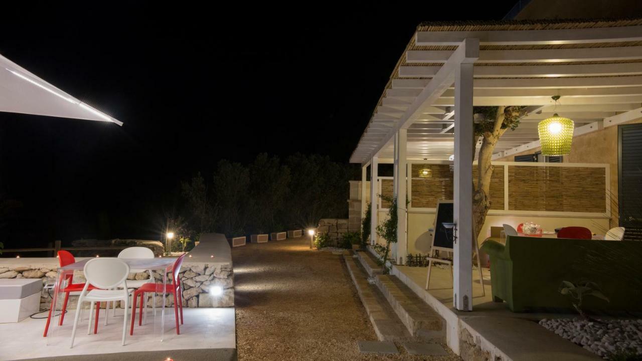 Le Suites Del Carrubo Favignana Exteriör bild
