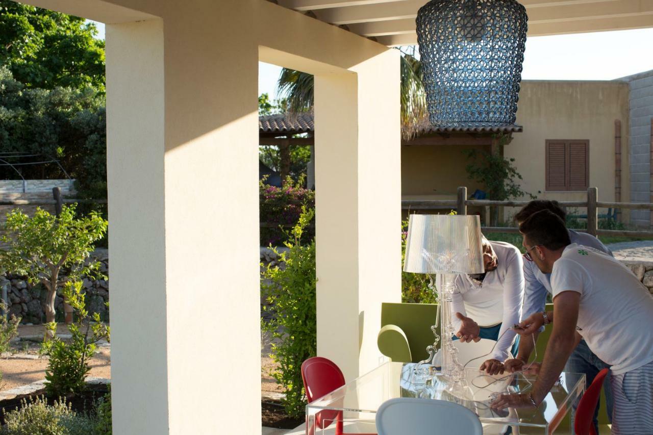 Le Suites Del Carrubo Favignana Exteriör bild