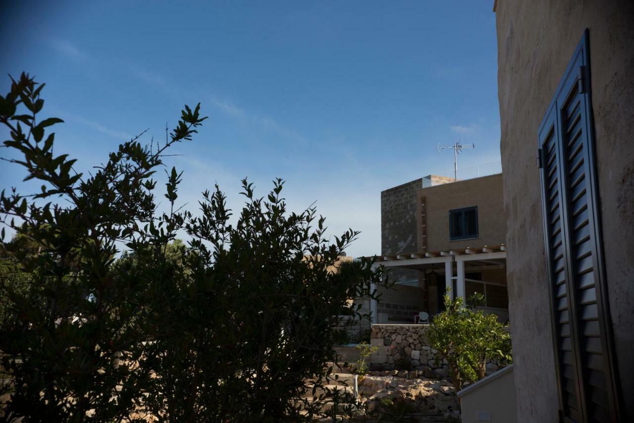 Le Suites Del Carrubo Favignana Exteriör bild